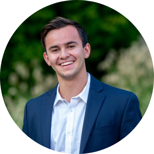 Headshot of Capital One Strategy Associate Elliot Kelly